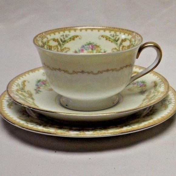 Noritake China Nanette set of 2 - 3 pc Footed Teacup, Saucer and Luncheon Plates - Picture 4 of 16